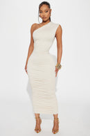 Vestido midi franzido com forro duplo