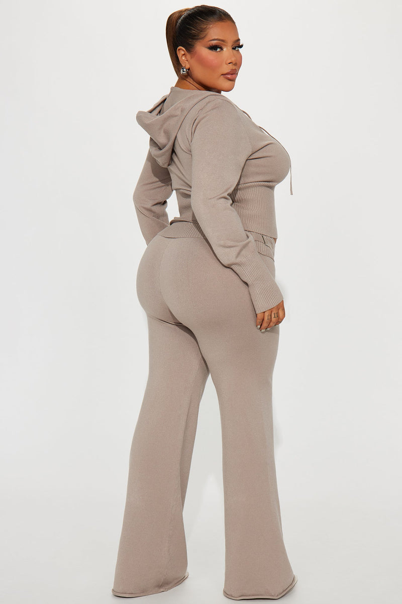 Conjunto de suéter e calça Lena